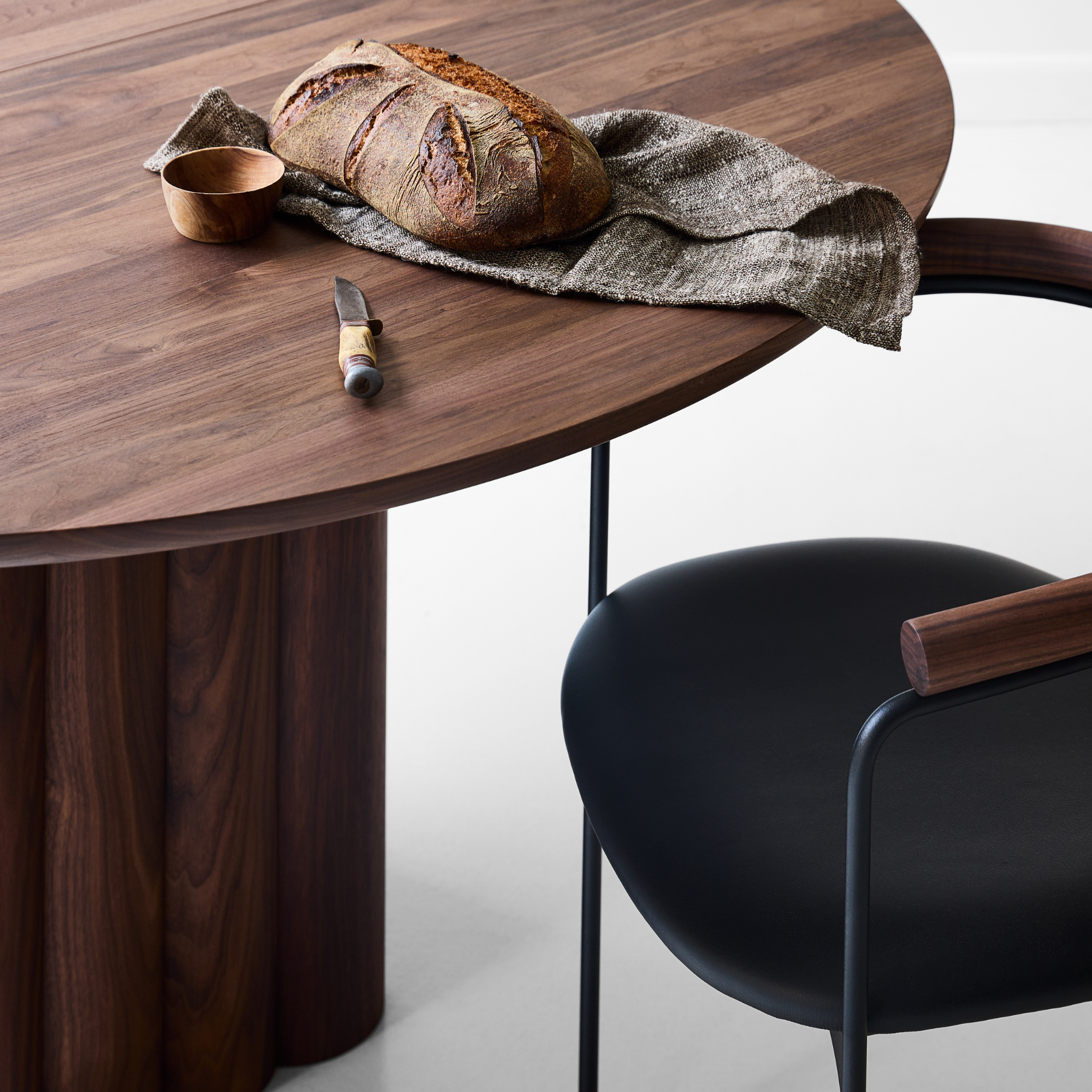 Plush Table Round